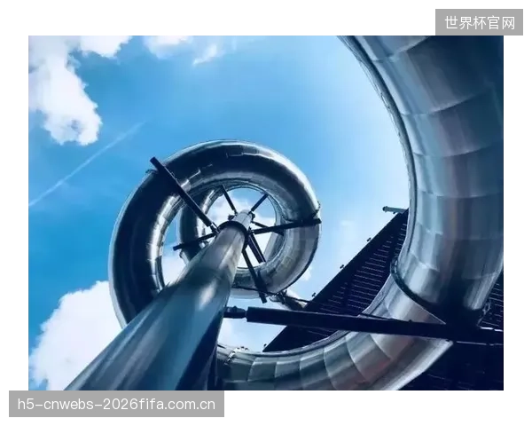 环法赛2026年首次升级了移动防御矩阵，利用C-V2X协议保障了赛段沿线的低空安全